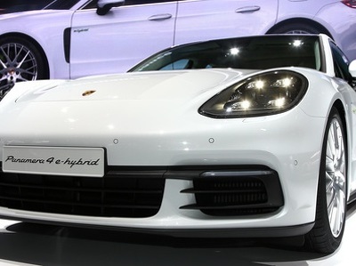 Porsche       