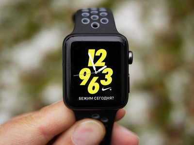  Apple Watch Series 2 Nike+:  