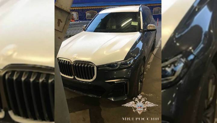 Камера сняла угон новейшего BMW X7 в Мытищах