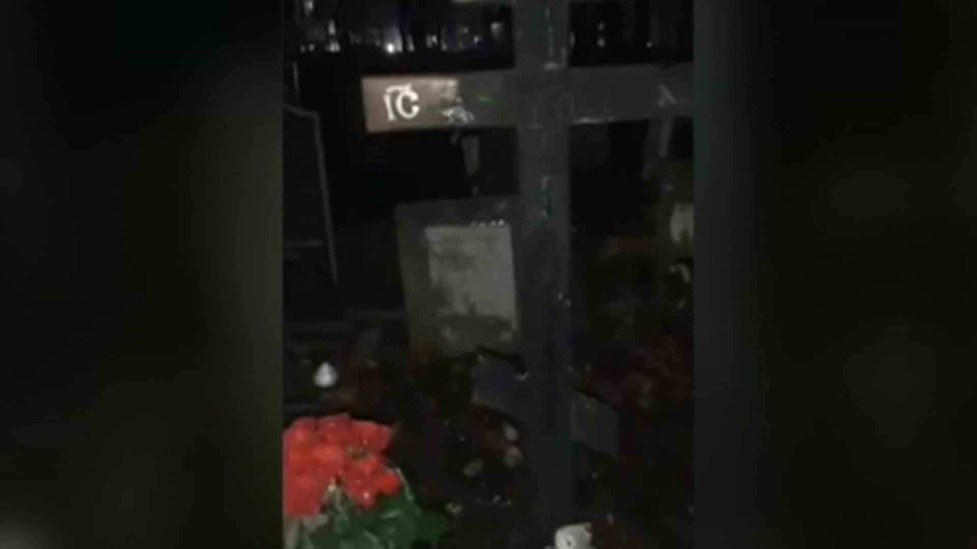 Сожгли могилу Кирилла Толмацкого