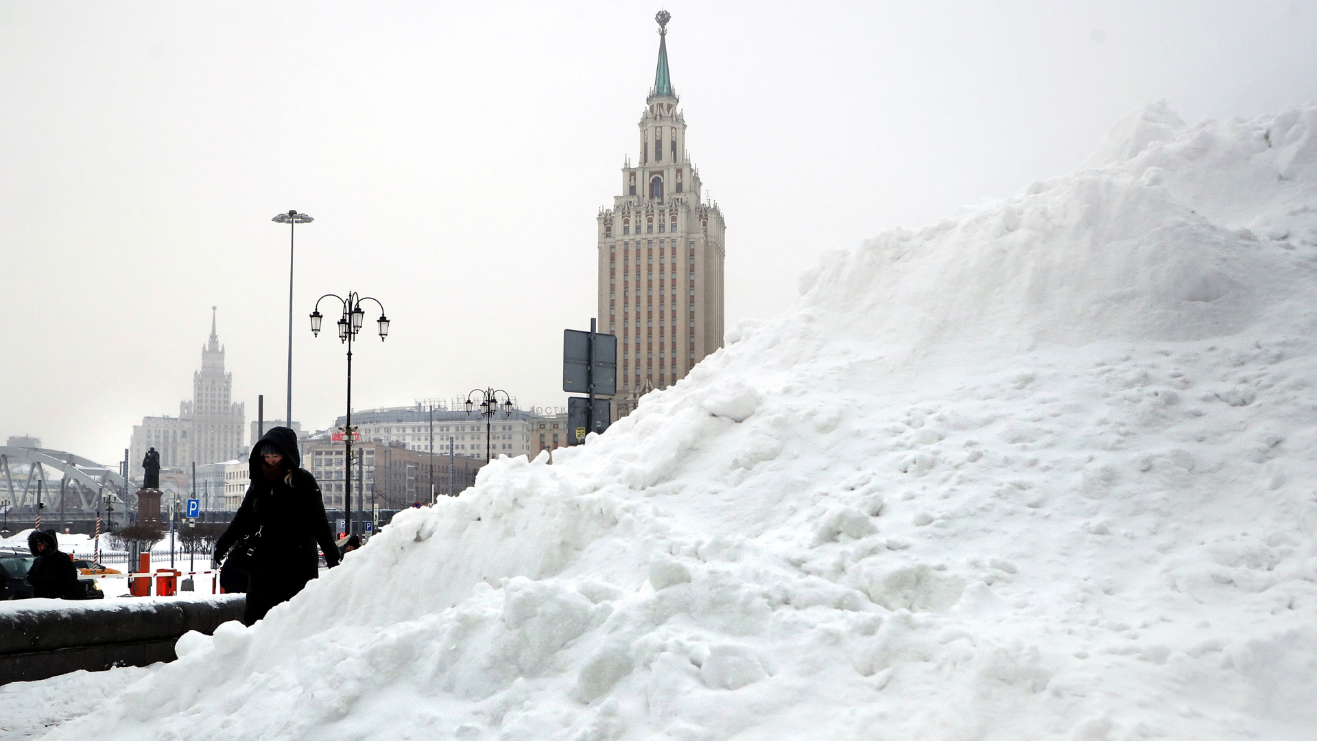 Аномальный снегопад в Москве 2021