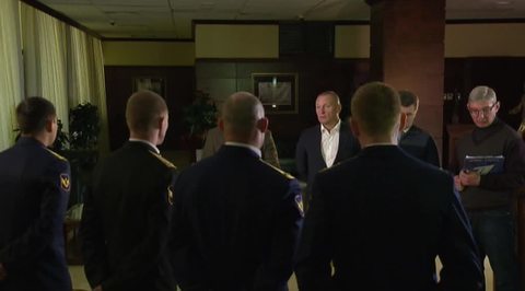 Бились до конца: Путин наградил россиян, сдержавших атаку боевиков
