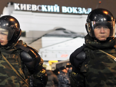 Угрозы взрывов поступили еще в четыре гостиницы, бизнес-центр и на Киевский вокзал