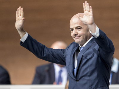 Новый глава ФИФА Инфантино обещал выучить русский язык