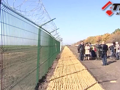 Между Крымом и Украиной возведут двухметровый забор