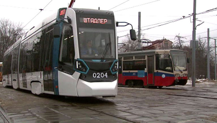 В центре Москвы на трамвайные пути упал провод под напряжением