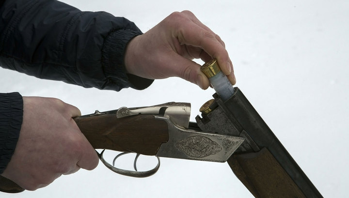 Мужчина обстрелял полицейских из ружья в Новгородской области