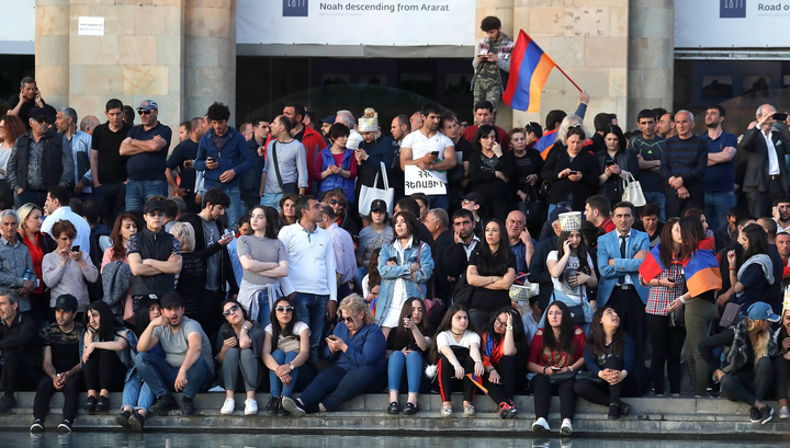 В Ереване студенты вышли на марш протеста