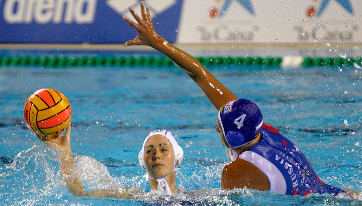 Сборная России по водному поло продолжила громить соперниц на чемпионате Европы