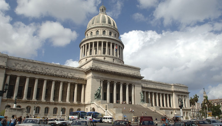 Россия направит 642 миллиона на ремонт кубинского парламента