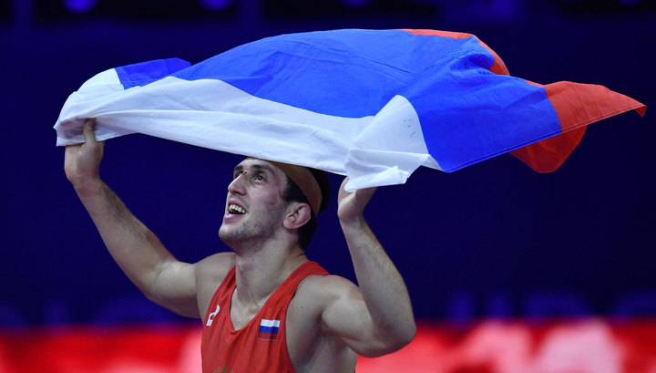 Российский борец Сидаков завоевал золото чемпионата мира