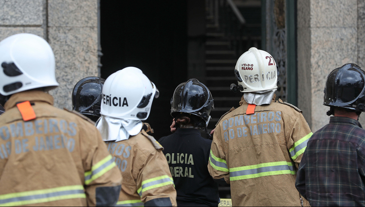 В одной из больниц Рио-де-Жанейро произошел пожар, десятки пациентов эвакуированы