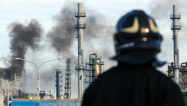 Пожар на московском НПЗ: огненный столб был виден за несколько километров Происшествия