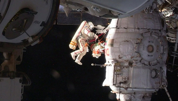 "Роскосмос": зарплата космонавтов сопоставима с зарплатой их коллег из NASA