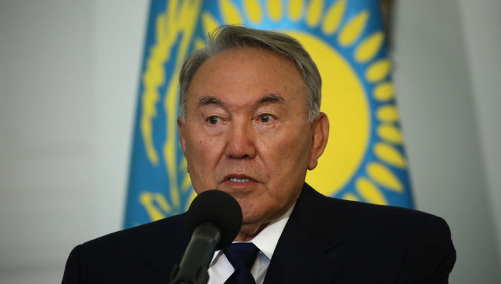Нурсултан Назарбаев сложил полномочия президента и назвал преемника