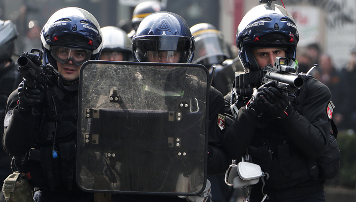 Во Франции полиция задержала 17 человек в преддверии саммита G7