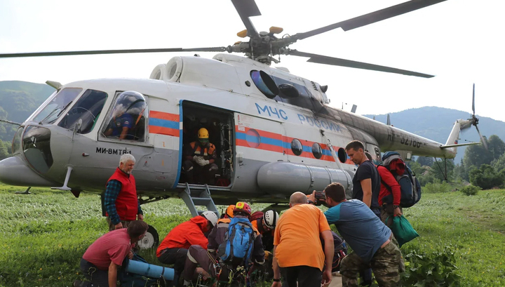 Спасатели МЧС эвакуировали с горы Фишт туриста с травмой ноги
