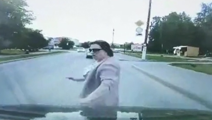 Водитель снес женщину-пешехода в Марий Эл. Видео