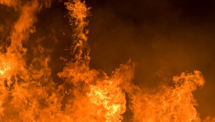 СК выясняет обстоятельства гибели женщине при пожаре в Тверской области