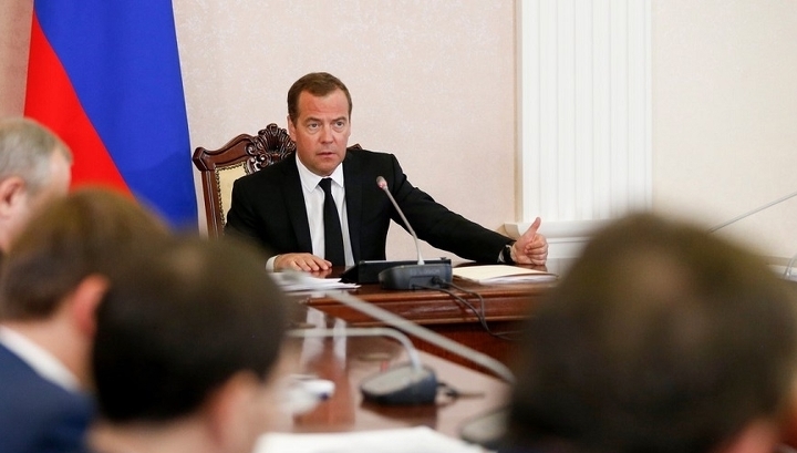 Медведев призвал регионы наращивать темпы строительства по нацпроектам