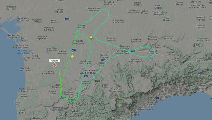 Пассажирский самолет сжигает топливо перед аварийной посадкой в Крыму