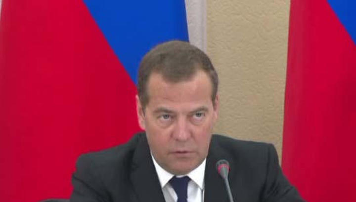 Дмитрий Медведев распорядился подготовить поручения для борьбы с пожарами в регионах