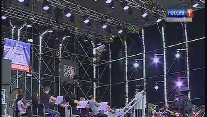 Сто музыкантов в Екатеринбурге устроили концерт классической музыки под открытым небом