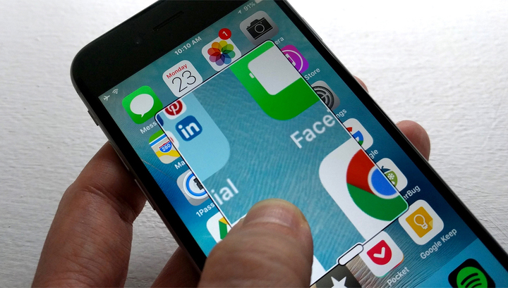 Apple выпустит iPhone с датчиком отпечатков в экране