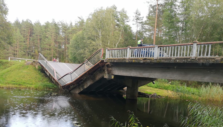 В Псковской области обрушился мост, есть пострадавший