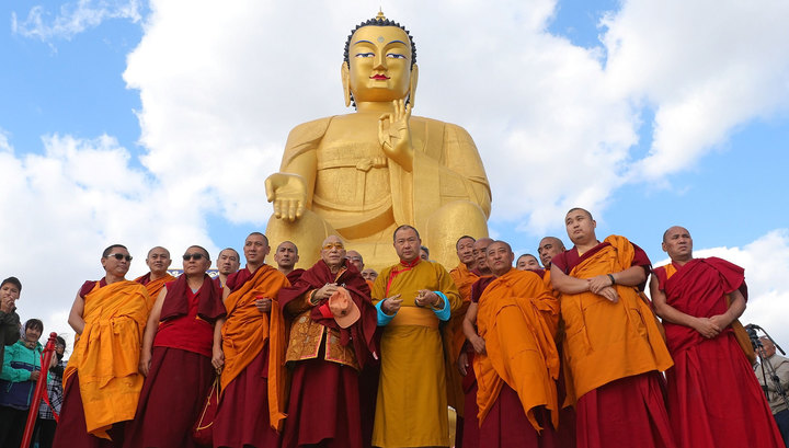 В Калмыкии установили самую большую в Европе статую Будды