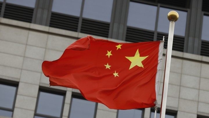 Пекин настоятельно призывает США снять санкции с китайских компаний