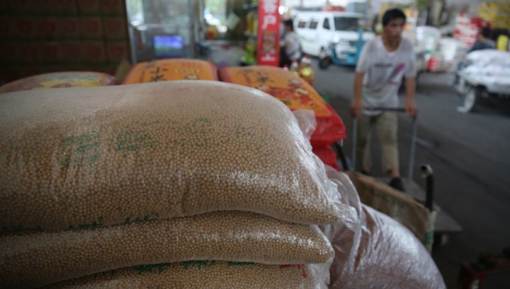 Китай предлагает беспошлинную квоту на закупку 10 млн тонн американской сои