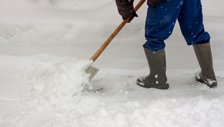 Лопаты в руки: в Магадане пьяных водителей хотят заставить убирать снег