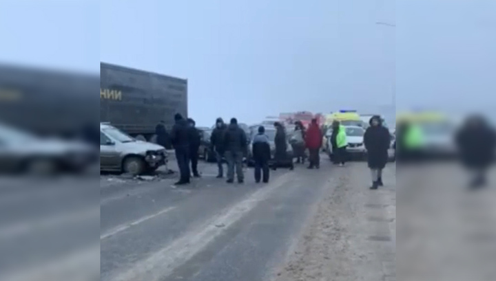 Больше двух десятков машин столкнулись в окрестностях Перми
