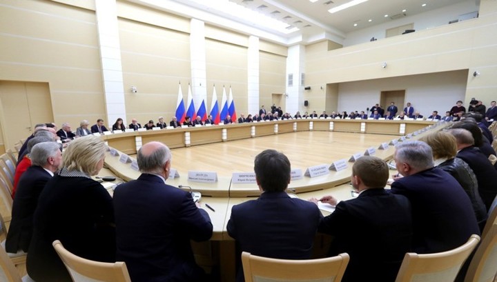Путин внес на рассмотрение Госдумы поправки к Конституции