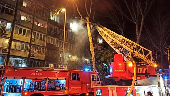 Пожар в многоквартирном доме в Сочи: 19 человек эвакуированы