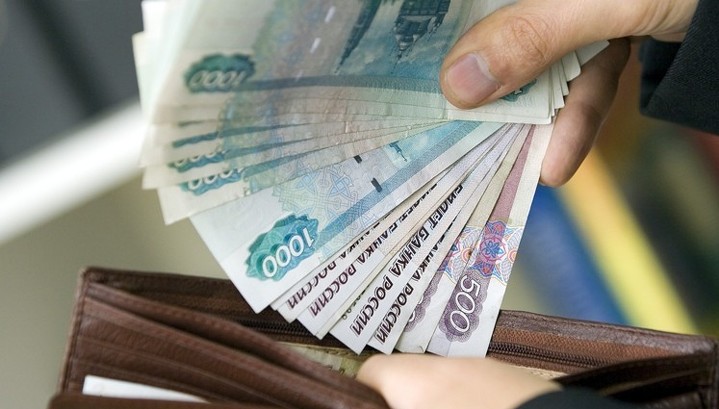 Зарплаты россиян выросли в январе-ноябре 2019 года на 2,5%