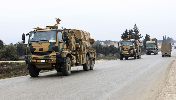 Российские и турецкие военные договорились о патрулировании трассы в Идлибе