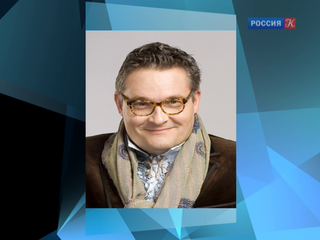 Историк моды Александр Васильев награжден орденом Искусств и литературы Франции