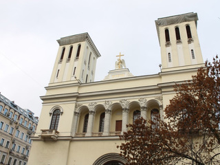 На аттик петербургской Петрикирхе вернули скульптуру ангела