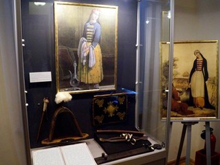 Мир женщины от Средневековья до ХХ века иллюстрирует выставка в Краснодаре