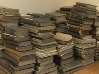 В Санкт-Петербурге пытаются спасти от гибели коллекцию ценнейших книг