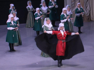 В Москве выступил детский танцевальный ансамбль “Амцабз”