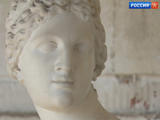 В музее-усадьбе «Архангельское» реставрируют парковые скульптуры