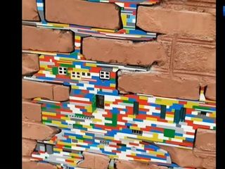 Художник Ян Ворманн реставрирует дома с помощью... Lego