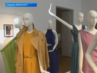 Катрин Денёв выставит свои наряды от Ив Сен-Лорана на аукционе в Париже