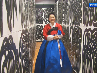 В Музее Востока представили абстрактную живопись корейской художницы Хван Ын Сон