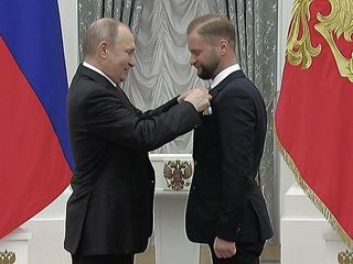 Владимир Путин вручил Президентские премии