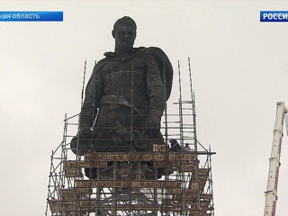 В Тверской области продолжают установку памятника солдату-красноармейцу