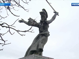 В Волгограде продолжается восстановление скульптуры «Родина-мать зовет!»
